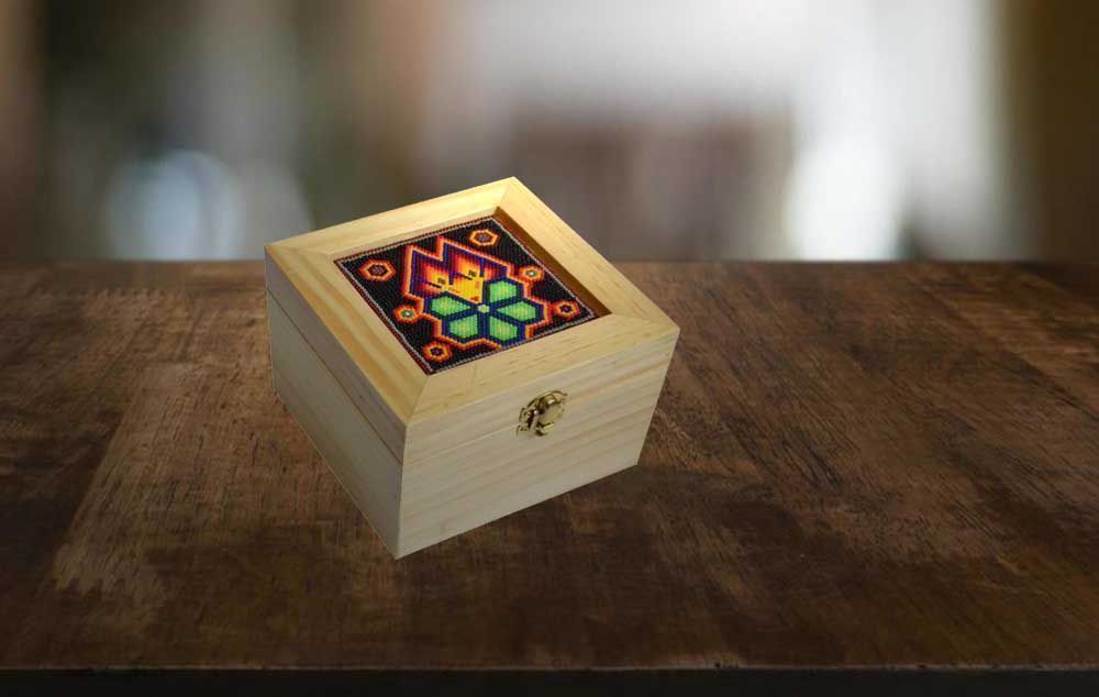 Boîte avec cadre pour chaquira