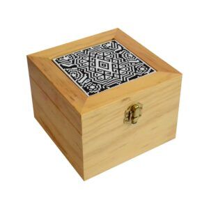 Caja con tabla de chaquira