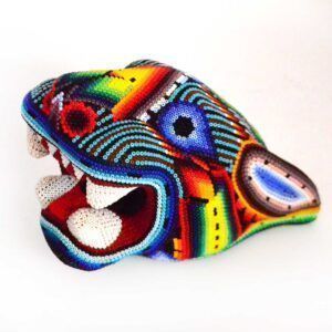 Tête de jaguar avec art Huichol