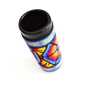 Tequilero com arte Huichol