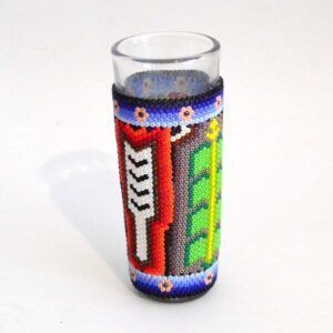 Tequilero en verre avec œuvre d'art Huichol