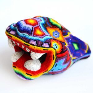 Tête de jaguar dans l'art huichol
